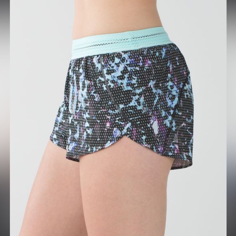 Lululemon Split second short II